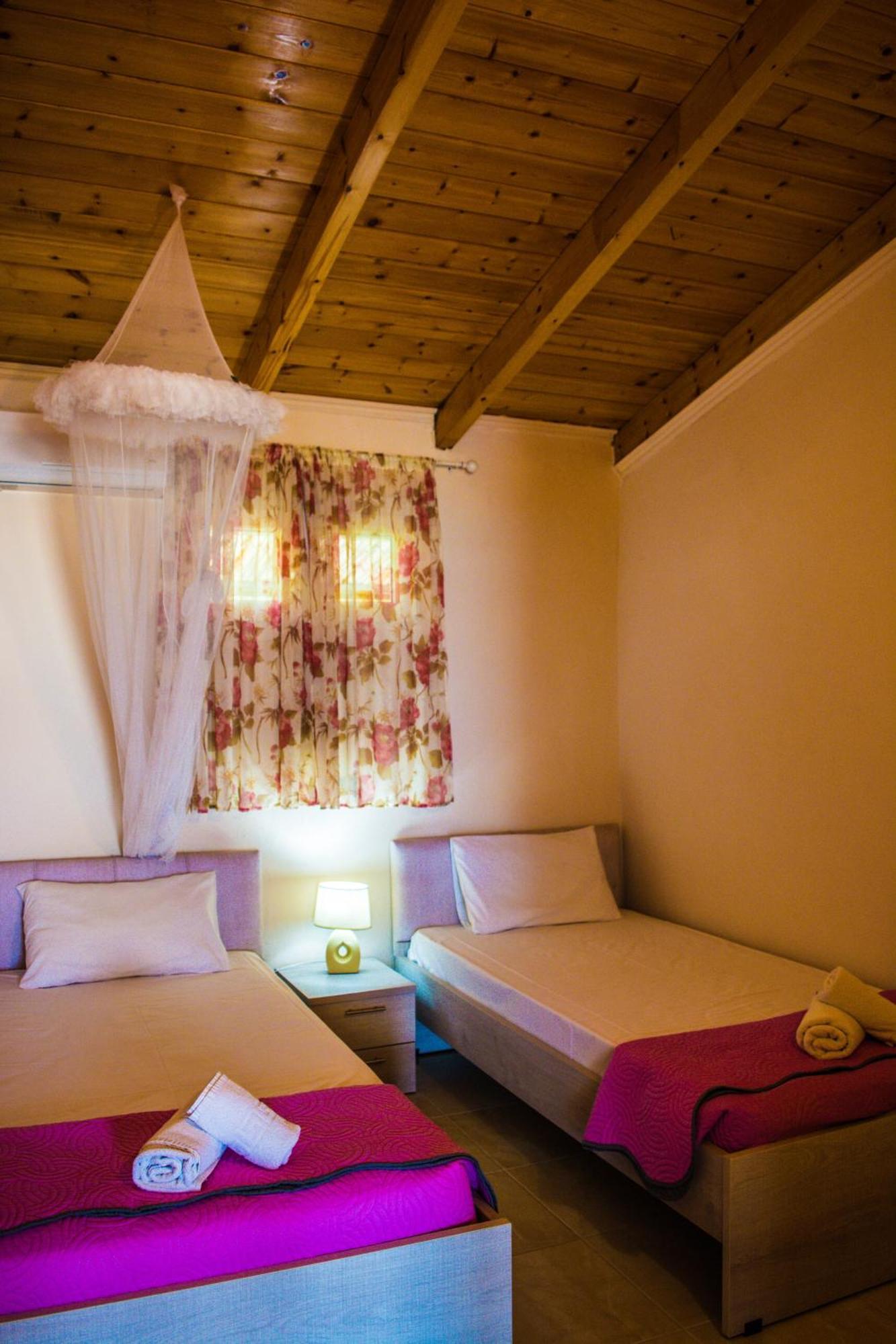 Fanis Seafront Apartments Agios Gordios  Eksteriør billede