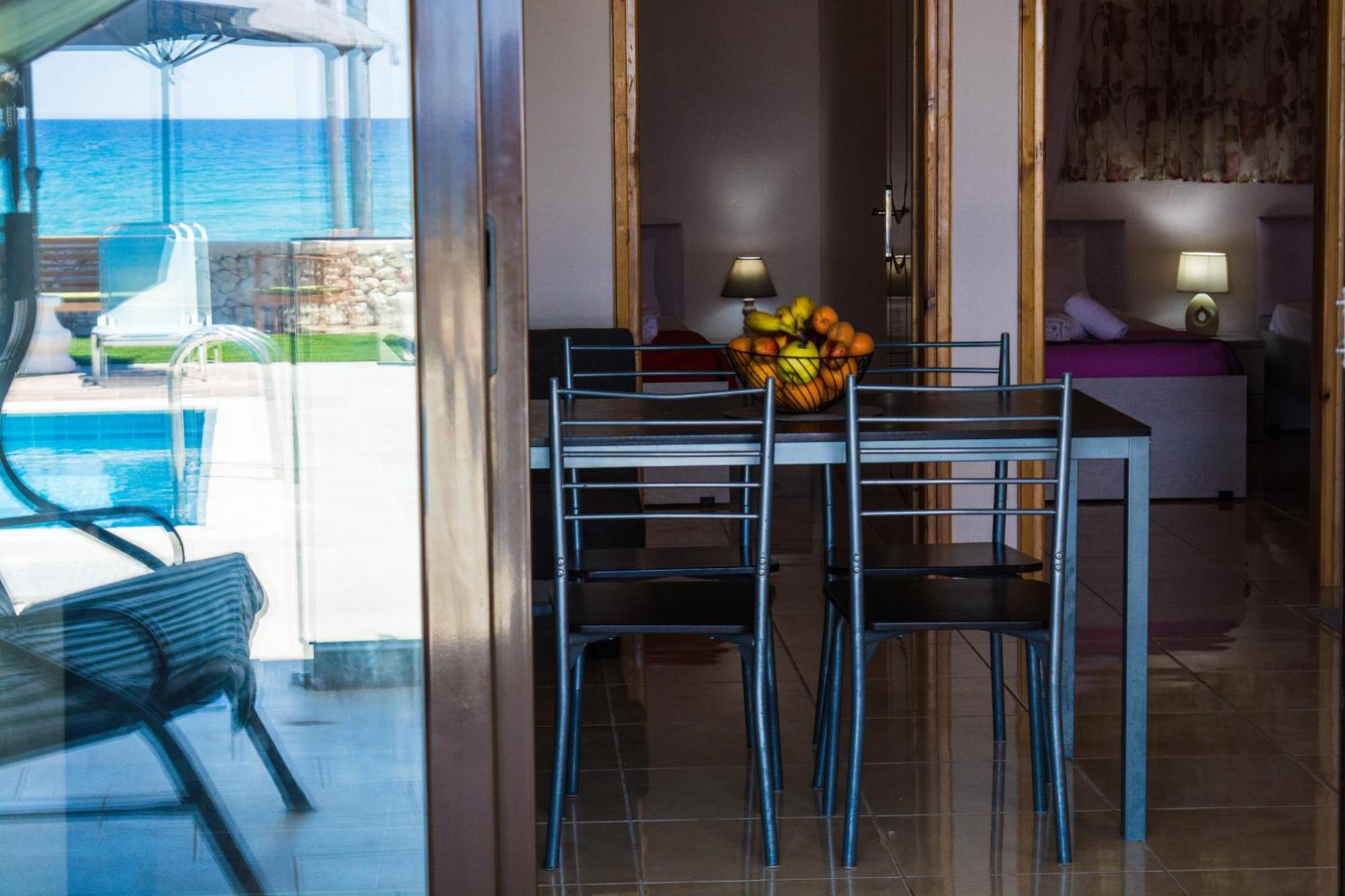 Fanis Seafront Apartments Agios Gordios  Eksteriør billede