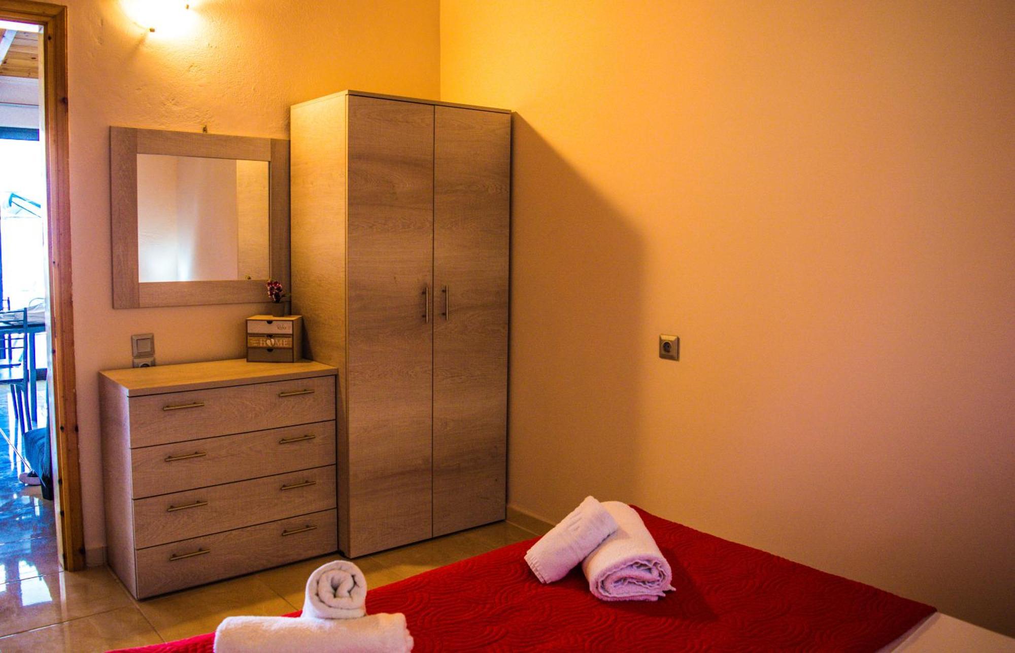 Fanis Seafront Apartments Agios Gordios  Eksteriør billede