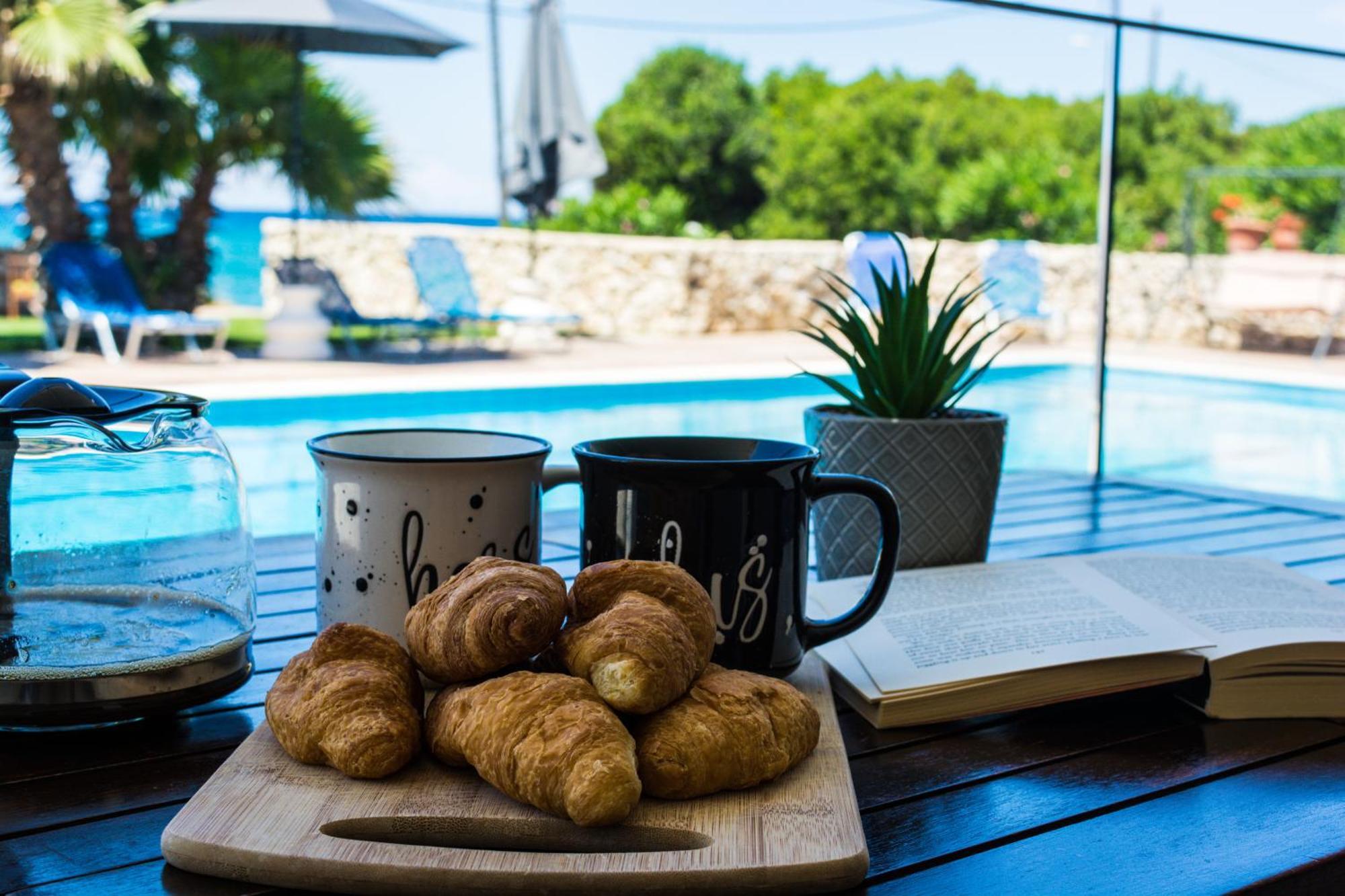 Fanis Seafront Apartments Agios Gordios  Eksteriør billede