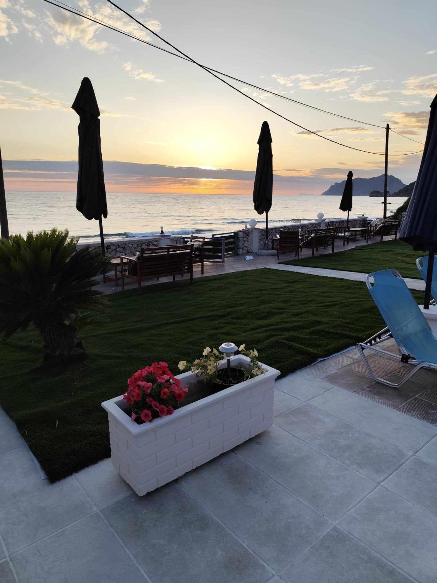 Fanis Seafront Apartments Agios Gordios  Eksteriør billede