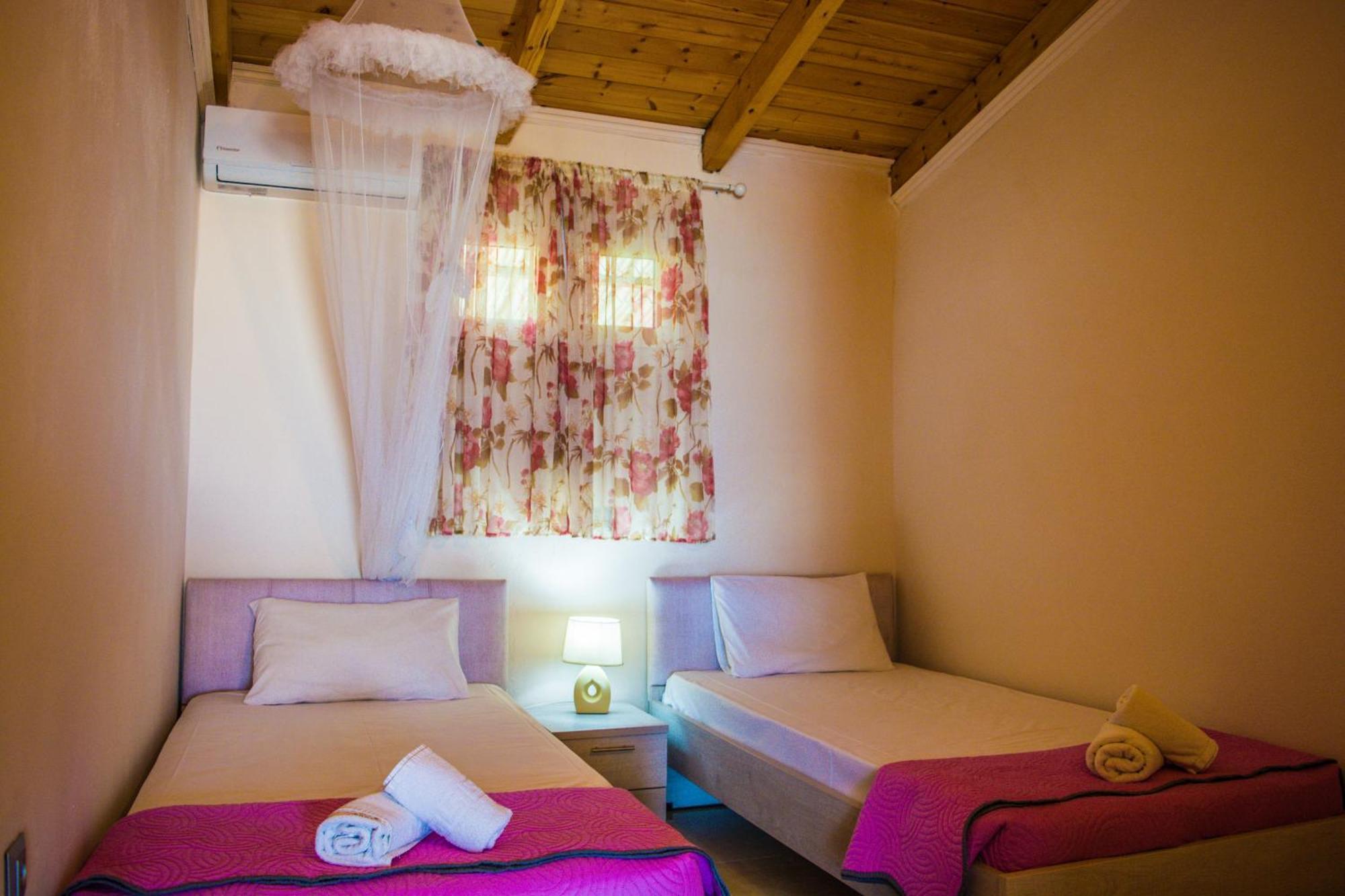 Fanis Seafront Apartments Agios Gordios  Eksteriør billede